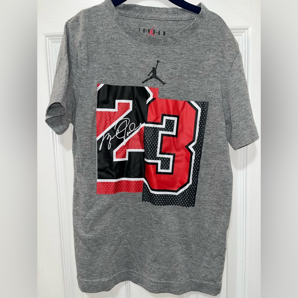 Jordan T shirt size S (8-10yrs)